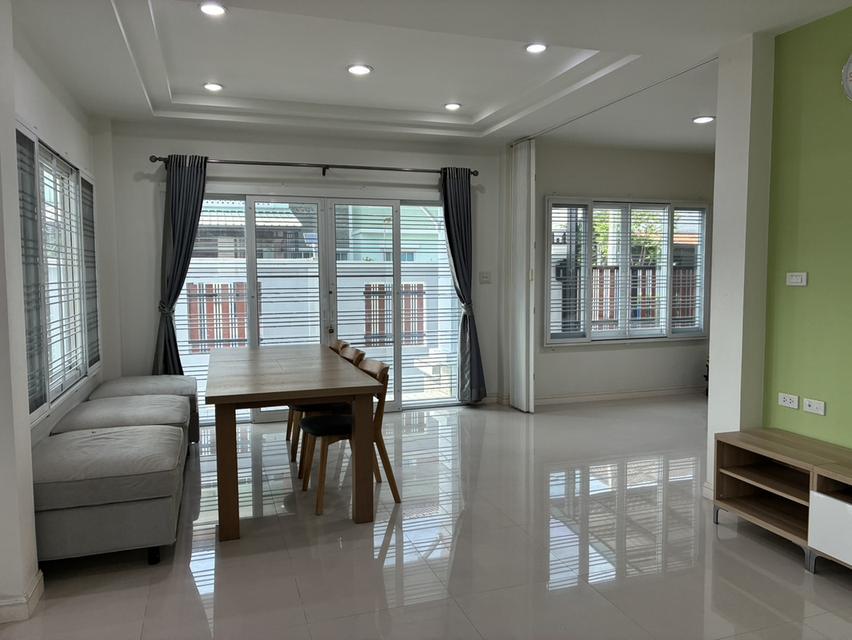 ให้เช่าบ้านเดี่ยว 2 ชั้น หลังริม ขนาด 62 ตร.ว. ซอยสวนสราญ ถนนบางเชือกหนัง 9 ตลิ่งชัน รีโนเวทใหม่ พร้อมอยู่ 4