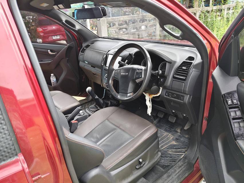 ขายรถไมล์น้อย Isuzu D-MAX V-Cross Max 4D 4x4 3.0 Ddi Blue Power Z-Prestige