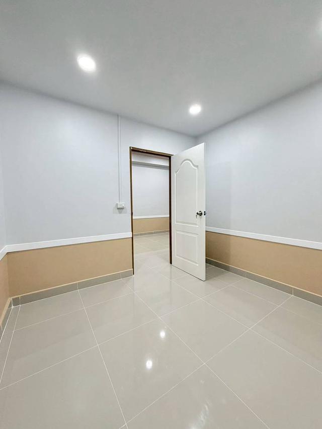 หมู่บ้านพฤกษา3  ถนนวัดลาดปลาดุก บางบัวทองทาวน์เฮาส์ชั้นเดียว ตกแต่งใหม่พร้อมอยู่ หน้ากว้าง6เมตร หน้าบ้านไม่ตรงใคร ซอยก่อนถึงตลาด 13