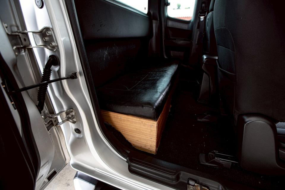 Isuzu D-Max Hi-Lander Cab 3.0 VGS Z ท๊อปปี 2012 เกียร์ธรรมดา สีเทา 14