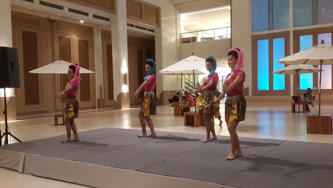 รับงานการแสดงวัฒนธรรมไทยพร้อมการแสดงโชว์ครบวงจร