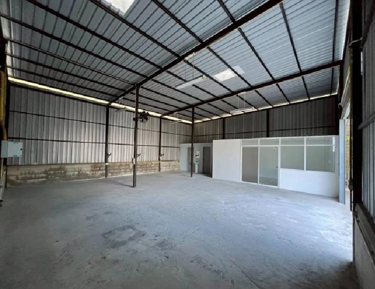 ให้เช่าโกดัง พร้อมสำนักงาน ถนนพัฒนาชนบท 3 เข้าซอยไม่ลึก ต้น ๆ ซอย / พื้นที่ดิน 100 ตารางวา / พื้นที่โกดัง 130 ตารางเมตร  2