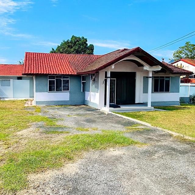 ให้เช่าบ้านกว้าง 102 Lotus ศรีราชา 1.4 กม.J Park ศรีราชา 2.9 กม. ตร.วา.ศรีราชา รร.ดาราสมุทร ศรีราชา 2.3 กม. 3 ห้องนอน 1