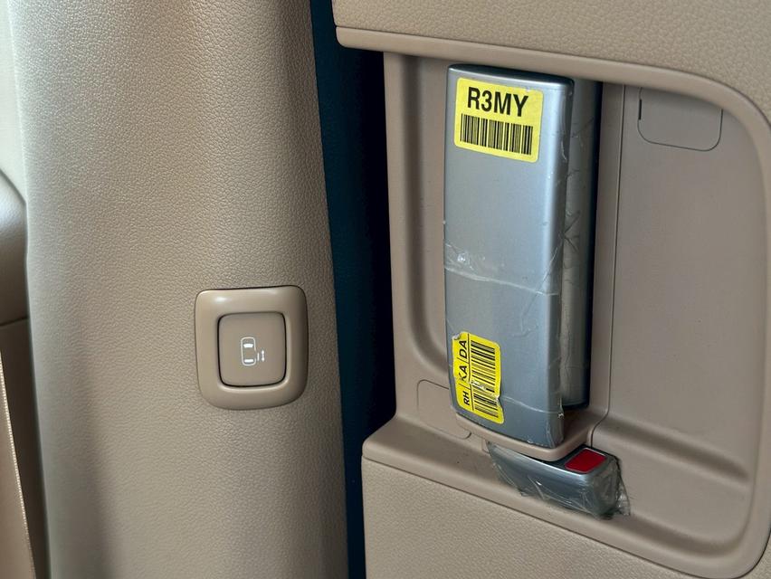 รหัสรถ PAT9248 KIA GRAND CANIVAL 2.2EX ปี 2015 11