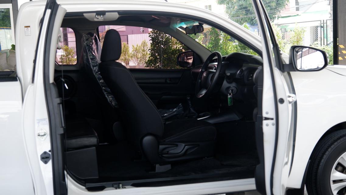 Toyota Hilux Revo 2.4 E Smart Cab MT 2016 5