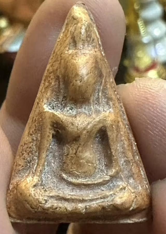 พระเครื่อง พระสมเด็จนางพญา 3