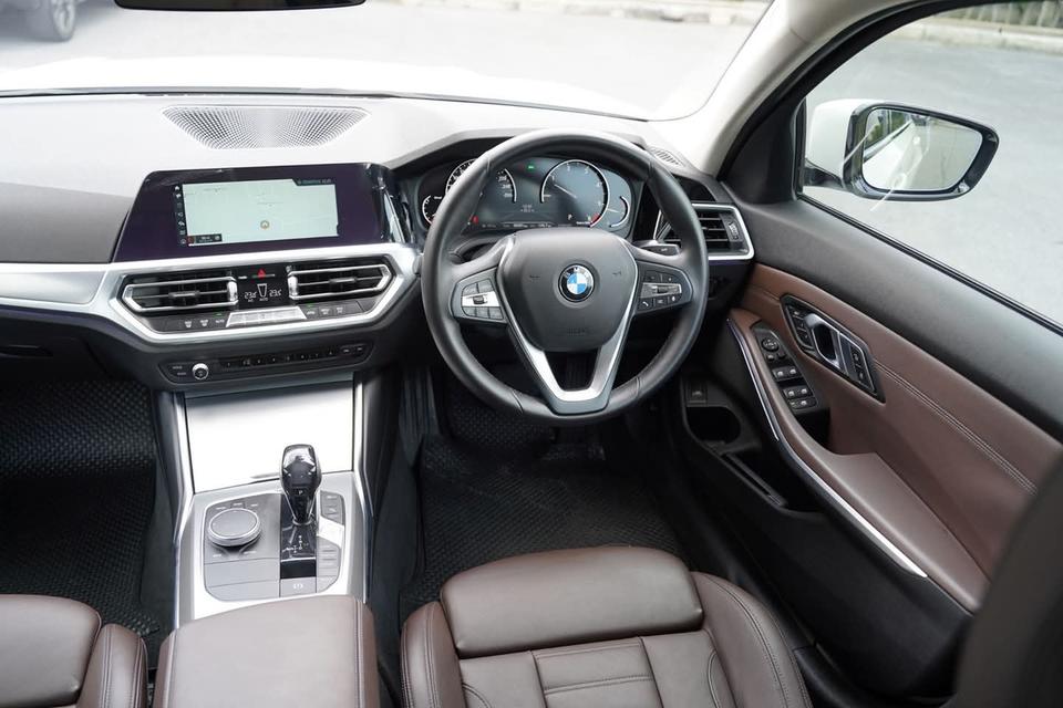 320d Limousine RHD 19