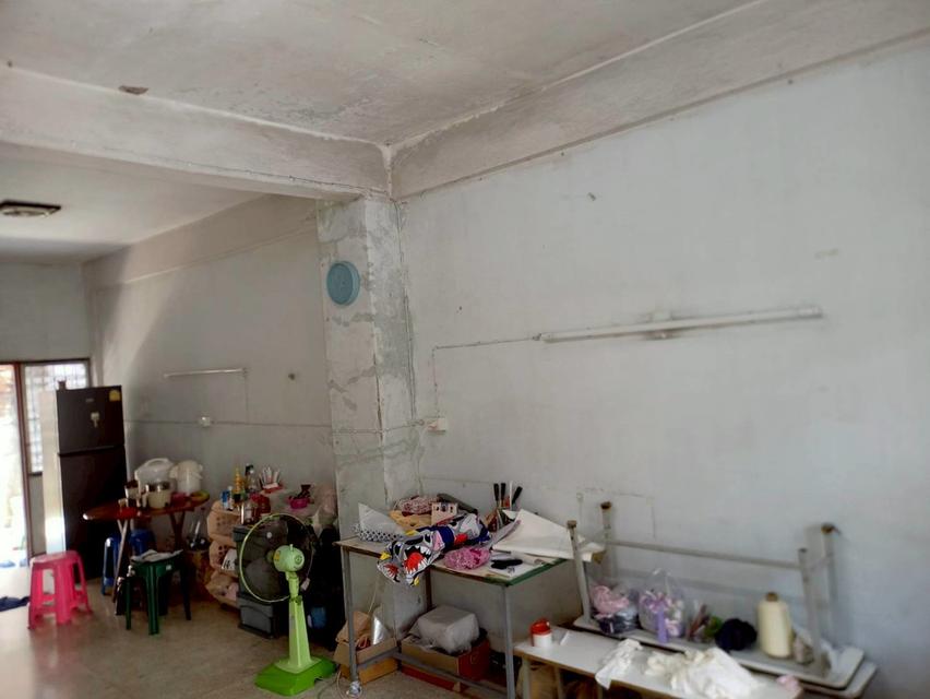 ขายทาวน์เฮ้าส์ 2 ชั้น หมู่บ้านเพชรเกษม 1 ใกล้ตลาด 7-11 โรงพยาบาล เขตหนองแขม จังหวัดกรุงเทพมหานคร 3