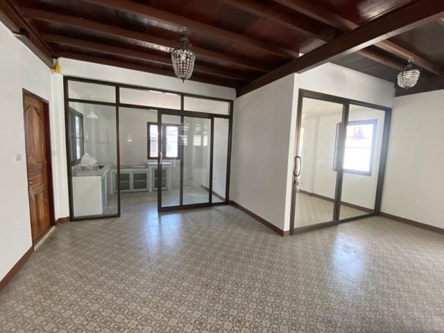 ให้เช่าบ้านเดี่ยวสร้างใหม่ 2 ชั้น เนื้อที่ 100 ตร.วา ซอยลาดพร้าว 101 ใกล้เดอะมอลล์ บางกะปิ รถไฟฟ้าลาดพร้าว 101 เหมาะอยู่อาศัยหรือทำสำนักงาน จอดรในบ้าน 9