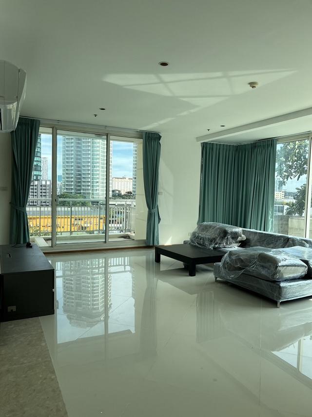 ขายคอนโดห้อง Penthouse ดิ เอ็มไพร์ เพลส สาทร ใกล้รถไฟฟ้า BTS ช่องนนทรี ยานนาวา กรุงเทพ. 3