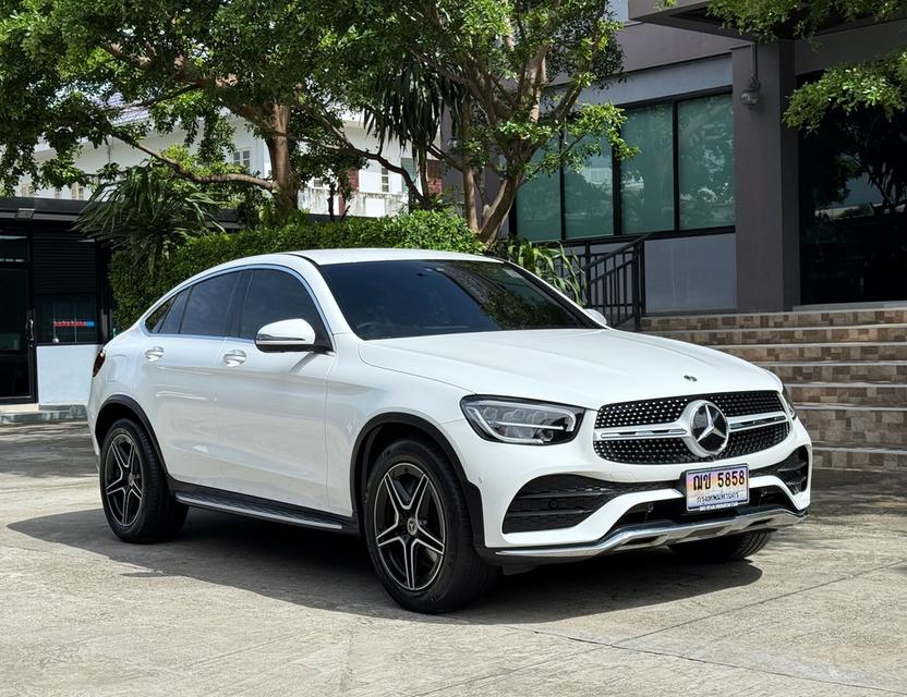 2021 BENZ GLC 220D COUPE AMG DYNAMIC รถมือเดียว สภาพป้ายแดง วิ่งน้อยเพียง 50,000 กม รถไม่มีอุบัติเหตุครับ