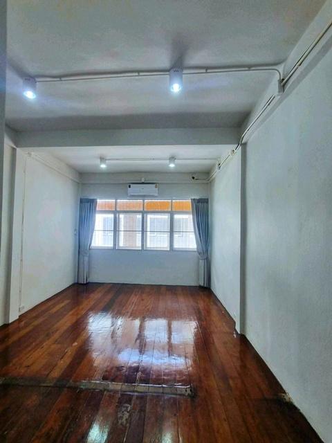 ให้เช่าสำนักงานโลตัส สุขุมวิท50 800ม. โชว์รูมเท่านั้น ทั้ง 4 ชั้น 18ตร.วา. BTS บางจาก 250ม. 3 นอน 372ตร.มสุขุมวิท 89-97 4