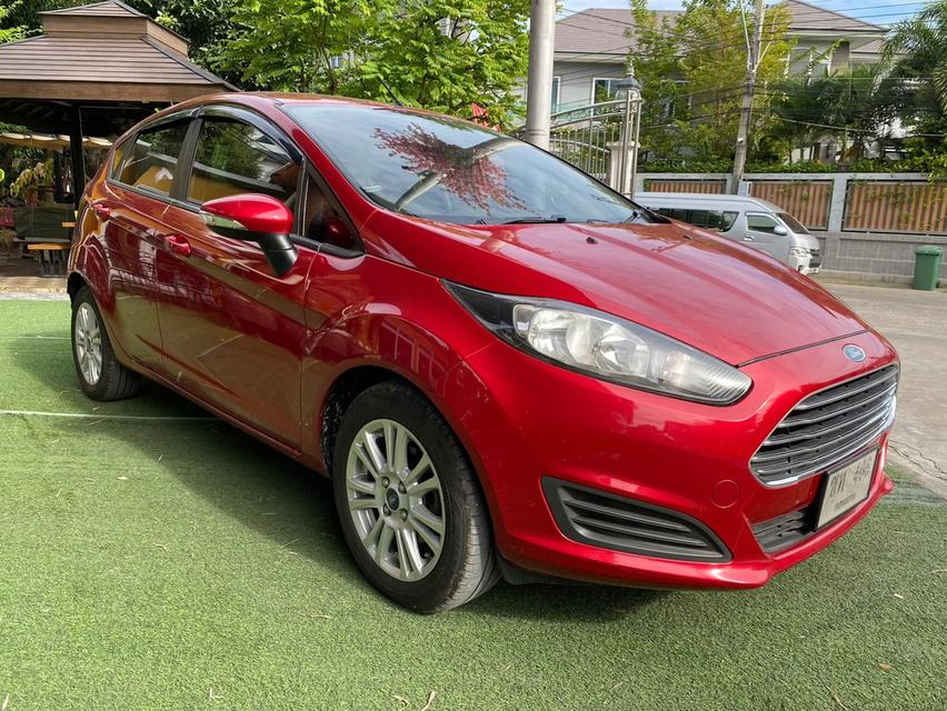 Ford Fiesta รุ่น Trend เกียร์อัตโนมัติ เครื่อง1.5cc.เบนซิน ปี2011 คะ