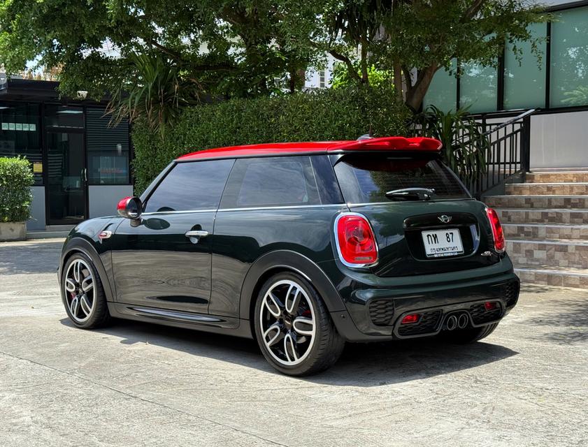 2017 MINI JOHN COOPER WORKS ( แท้ ) รถมือเดียวออกป้ายแดง รถวิ่งน้อย เข้าศูนย์ตามระยะ ไม่เคยมีอุบัติเหตุครับ