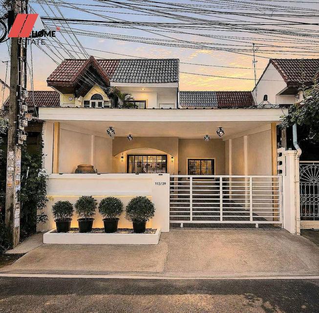 หมู่บ้านบัวทอง 2 ซ.5/6 (ติดถนนกาญจนาภิเษก) รีโนเวทใหม่เอี่ยม พร้อมเข้าอยู่ 2