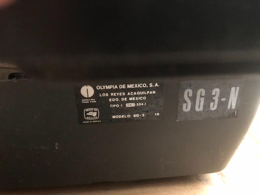 เครื่องพิมพ์ดีด Olympia SG-3 แป้นพิมพ์ไทย หายาก น่าสะสม เหมาะใช้งานหรือเป็นของตกแต่งวินเทจ (นัดรับบางบอน 1) 10
