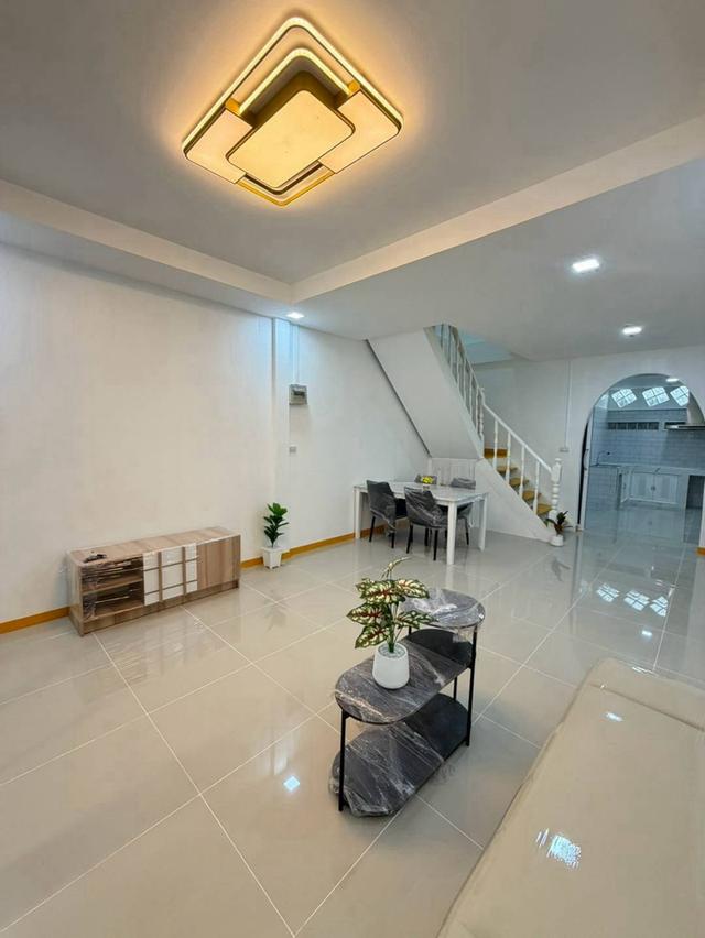 หมู่บ้านบัวทอง2  ติดรถไฟฟ้าสายสีม่วง สถานีคลองบางไผ่ ทาวน์เฮาส์ 2 ชั้น   ตกแต่งใหม่พร้อมอยู่ 7