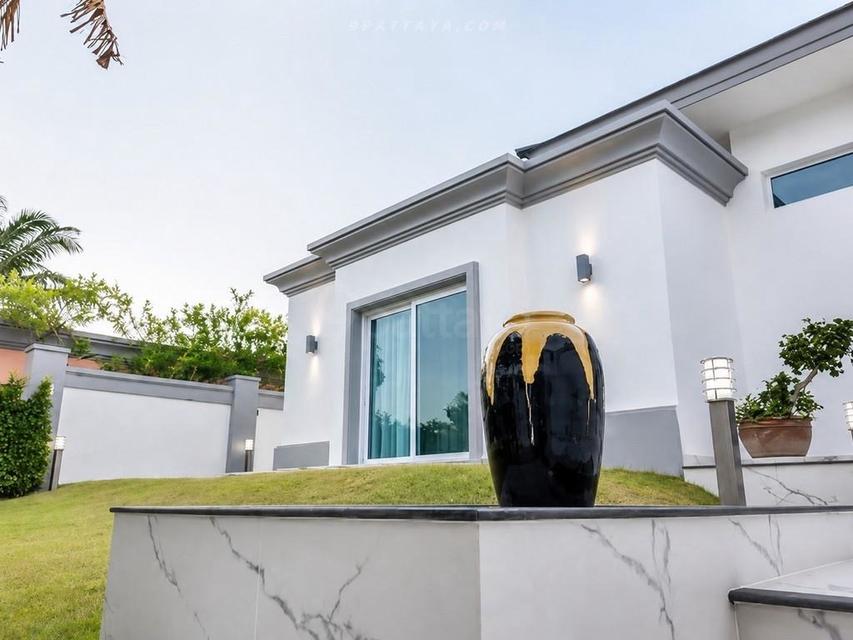 For Sale — Luxury Pool Villa at Siam Royal View PattayaLuxury pool villa for sale at Siam Royal View Pattaya, one of Pattaya’s high-end residential 5