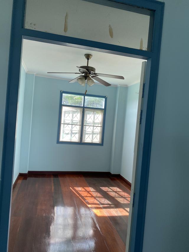 จรูญ ขายบ้านเดี่ยว 2 ชั้น 4 ห้องนอน 2 ห้องน้ำ บ้านอยู่หลังโรงเรียน 2กิโลเมตร ถึงเซเว่น.  0815554264 13