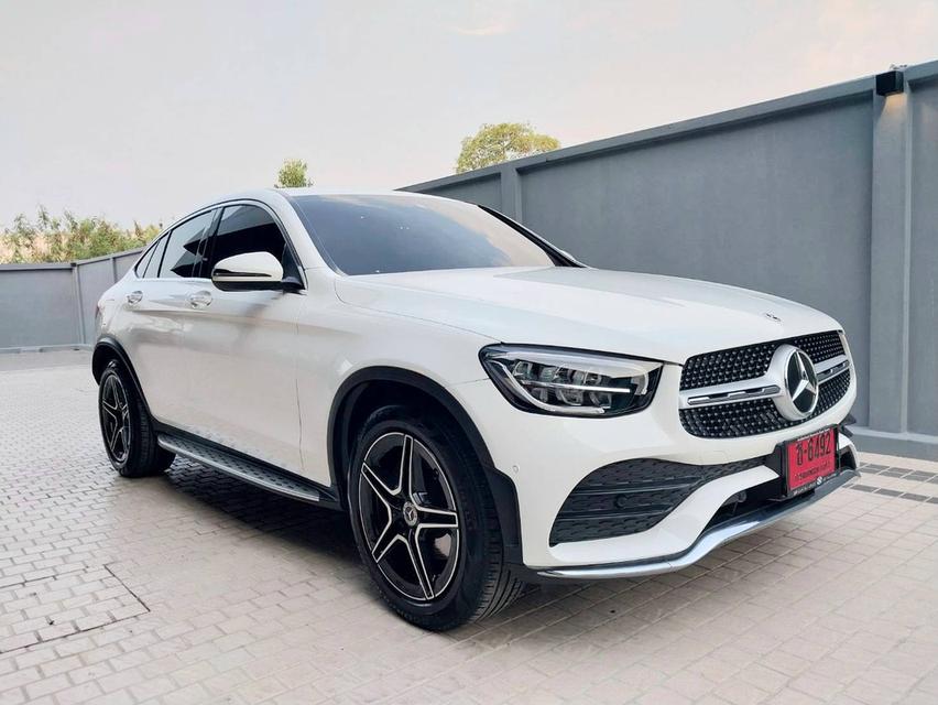 2023 Mercedes-Benz GLC 220d Coupe AMG | สีขาว เบาะแดง รูปที่ 8