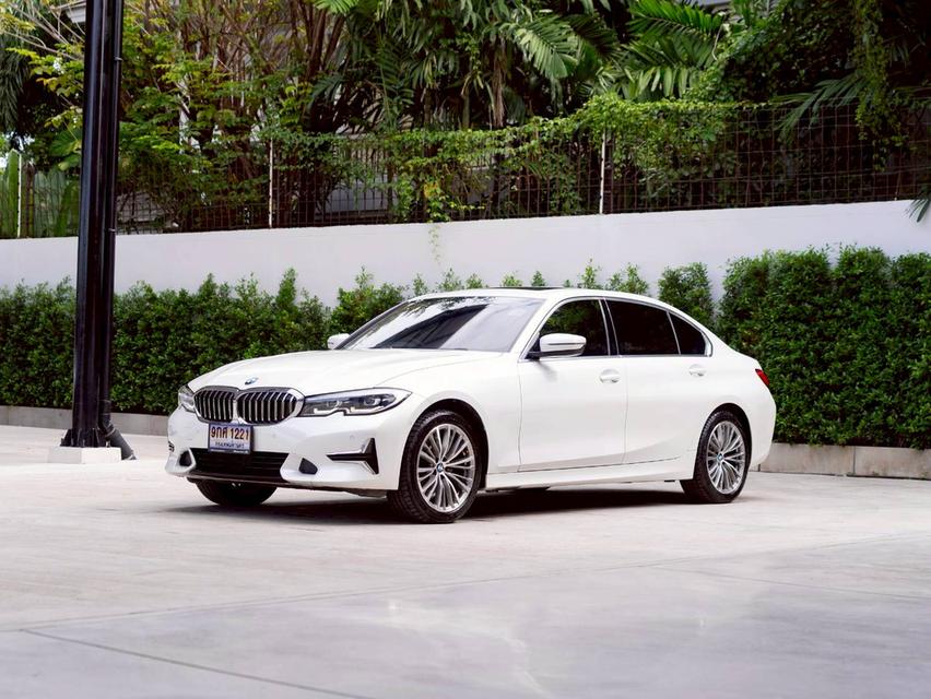 BMW 320Li Limousine Luxury ปีจด 2022-BSi  ถึง 28/12/69 / 100,000 km.-Warranty ถึง 28/12/69 / 200,000 km