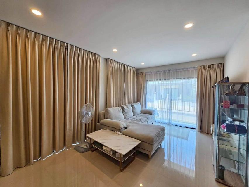 ขาย /ให้เช่า บ้านแฝด สูง 2 ชั้น หมู่บ้านบริทาเนีย บางนา-สุวรรณภูมิ ( กม.26 ) 7