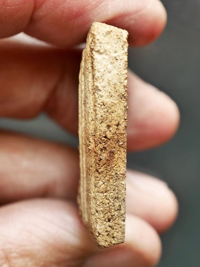 สมเด็จวัดเกศไชโย พิมพ์ 6 ชั้น อกตัน....เก่า เดิม เนื้อจัดๆ 9