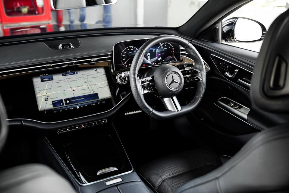✨Mercedes-Benz E220d AMG Line ปี 2024 สีดำ พร้อมวารันตีถึง 2027 รูปที่ 9