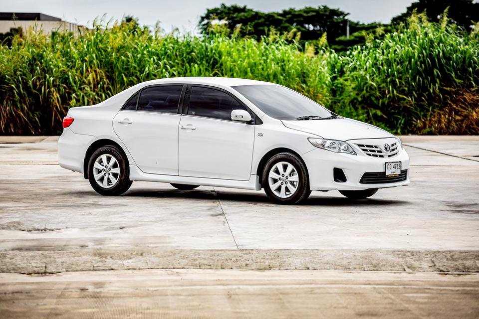 Toyota Altis 1.6E ปี 2012 สีขาว สวยสภาพดี 4