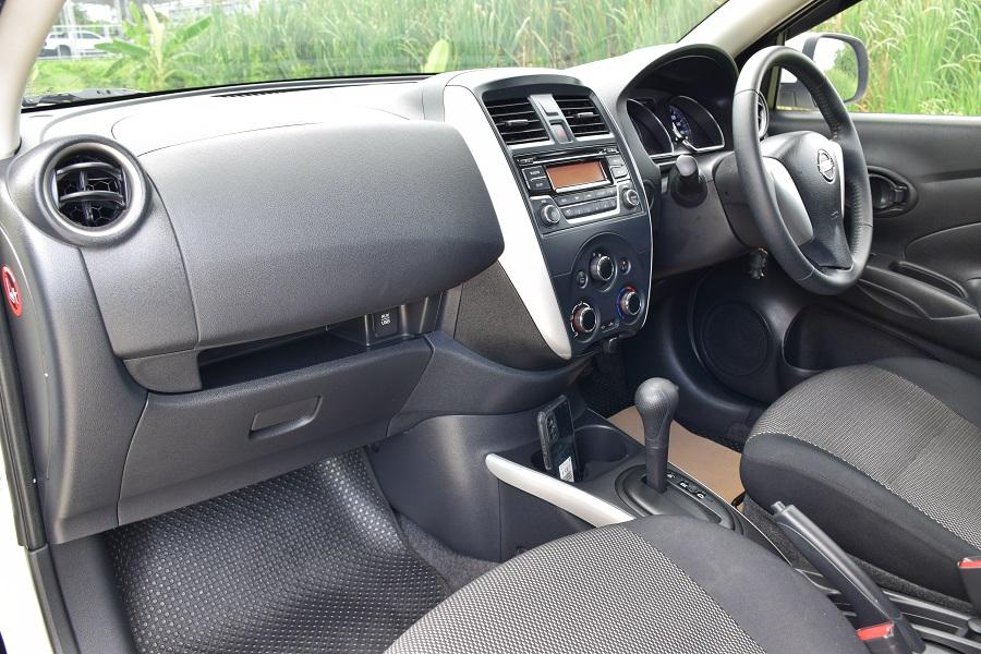 ผ่อน 38xxบาท ปี17 วิ่ง85xxx โล /บุ๊คเซอร์วิส /ออโต้ CD ABS AIRBAG ภายในสวยกิ๊ฟ /ไม่เคยชน ยาง DUNLOP ใหม่กิ๊ฟ/ขับดี ช่วงล่างแน่นๆ /โทร0957401229 9