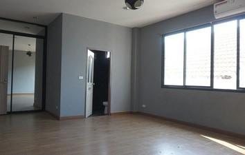 ให้เช่าโกดัง 1,000 ตร.ม. มีออฟฟิศ 2 ชั้น ซอยเลียบคลองบางน้ำจืด สมุทรสาคร 4