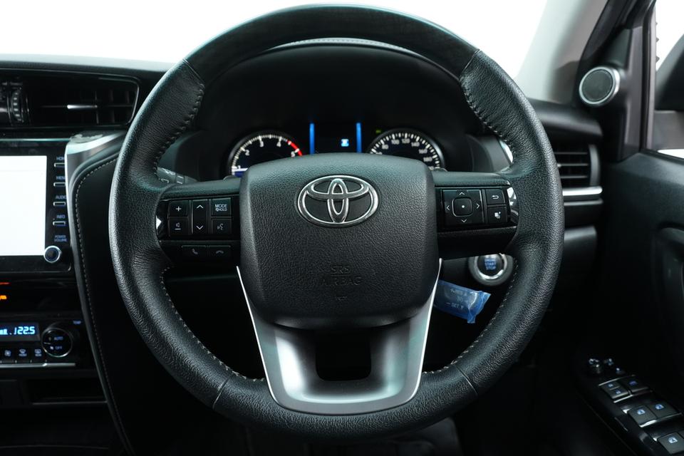 2022 TOYOTA FORTUNER 2.4 V 2WD (MNC) สีขาว เลขไมล์ 75642 กม. 9