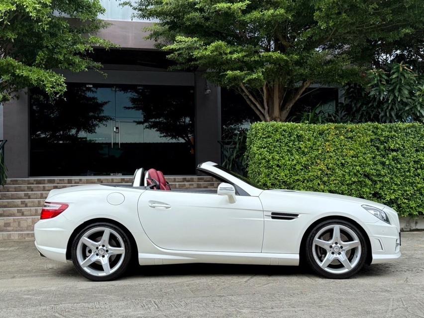 2016 BENZ SLK ( 9 เกียร์ ) รถออกศูนย์ BENZ THAILAND รถวิ่งน้อยเพียง 41,222 กม รถไม่เคยมีอุบัติเหตุครับ 2