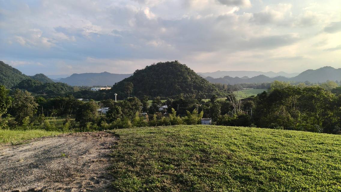 ขายที่ดินบนเนินเขา เขาใหญ่ 2ไร่ เส้นธนะรัชต์ หมูสี หนองน้ำแดง ปากช่อง ที่สูงบนเนิน วิวเขาสวยมาก ทิวเขาสลับซับซ้อน เพชรเม็ดงาม น้ำไฟพร้อม ใกล้M6 ตลาด 3