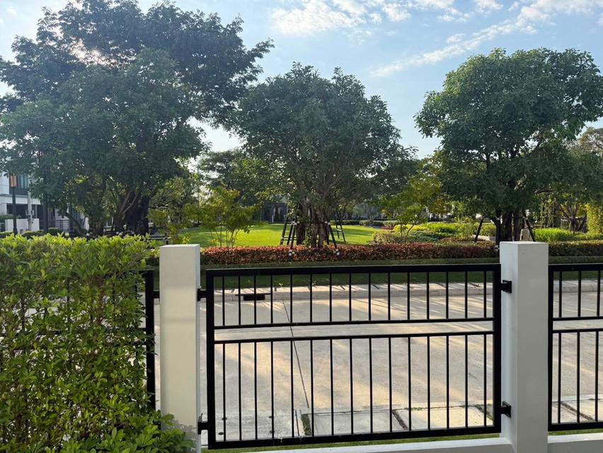 Luxury detached house for sale.Setthasiri Wongwaen-Chatuchot 7
