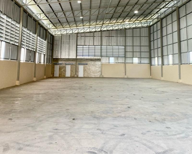 ให้เช่าโกดัง พร้อมสำนักงาน สภาพใหม่ / พื้นที่ 800 ตารางเมตร ถนนพระราม 2 ซอยบางกระดี่ 30 เข้าซอยไม่ลึก 6