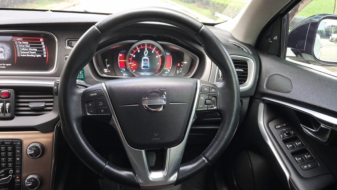 ปี2015 Volvo V40 Cross Country T5 ไมเนอร์ TOP สภาพสวย มือเดียว รูปที่ 18