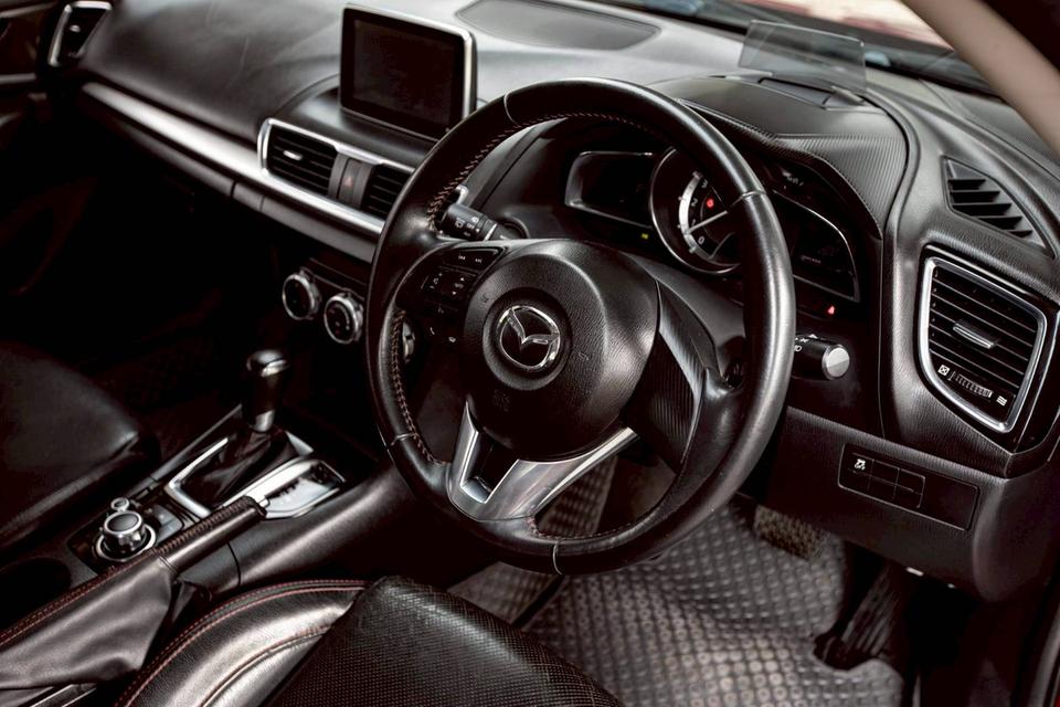 Mazda3 Skyactiv 2.0S ปี 2015 สีแดง 13