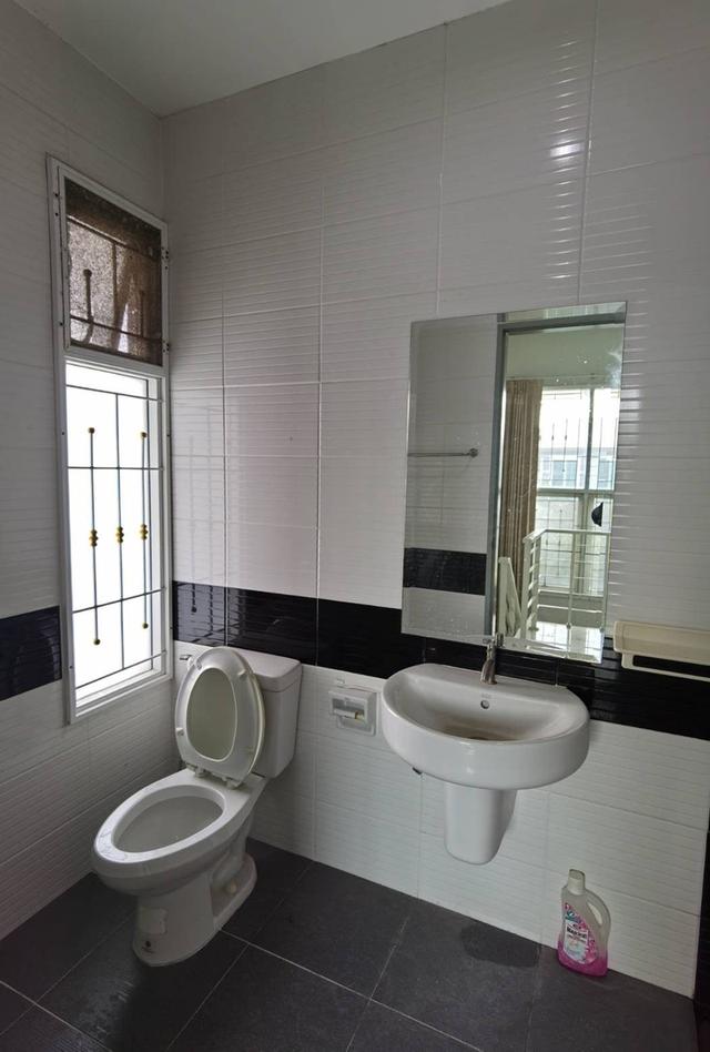 ให้เช่าบ้านเดี่ยว2ชั้นหลังมุม หมู่บ้านฉัตรหลวง14 ถนนเลียบคลอง3 คลองหลวง ปทุมธานี 8