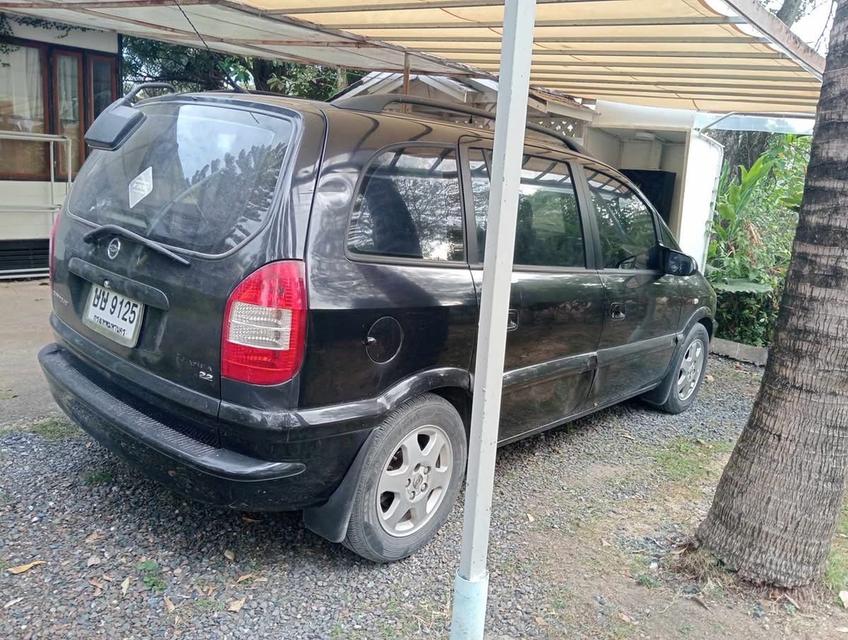 Chevrolet Zafira สีดำ 4