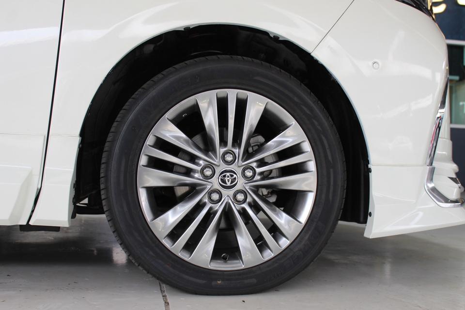 รหัสรถ JRS1758 TOYOTA VELLFIRE  hybrid 2016 สี ขาว แต่งเป็น 40 look  7