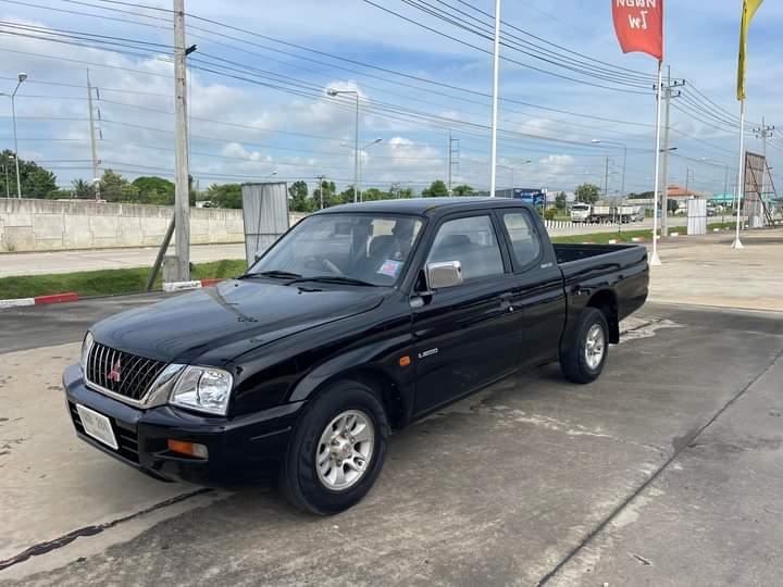 Mitsubishi L200-Strada สีดำ  3