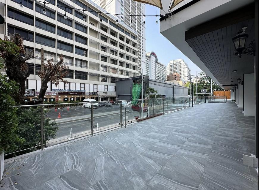 Shop available for rent 282 Sq.m. Avenue Sukhumvit 15 3