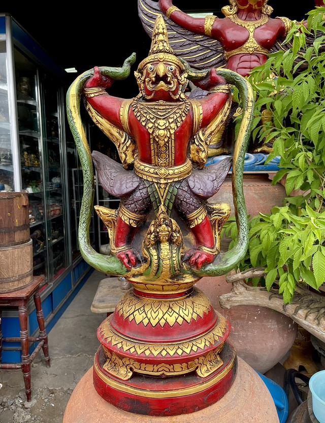 พญาครุฑยุดนาค ครุฑตั้งโต๊ะบูชา พญาครุฑจับนาค ขนาดสูง80ซม