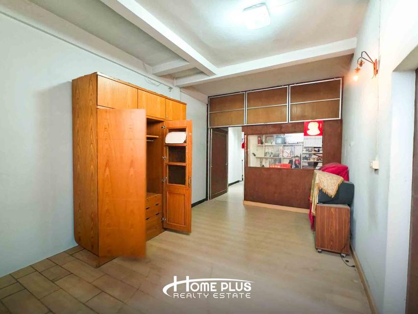 🏢 ขายด่วนอาคารพาณิชย์ 3 ชั้น 2 คูหา ทำเลทองใจกลางสาทร–สีลม 10