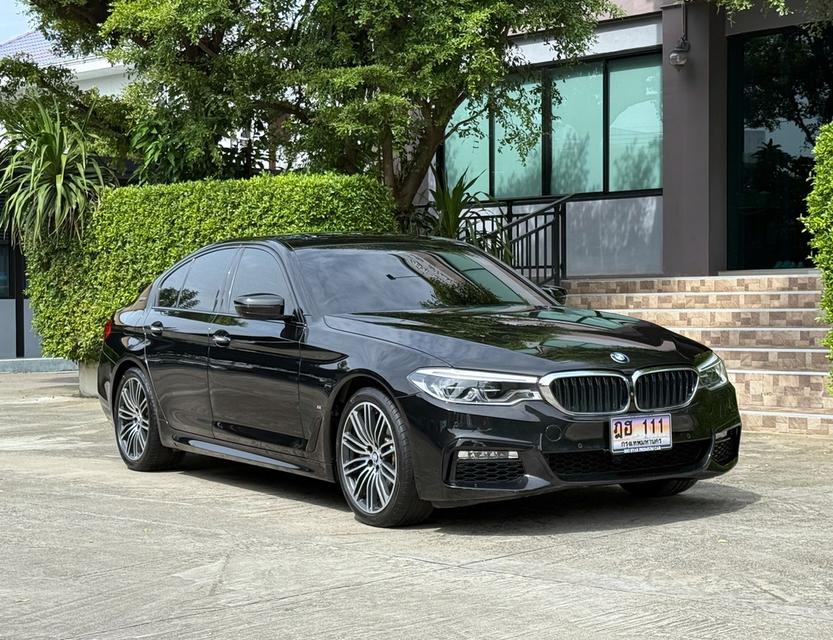 2018 BMW 530e MSPORT รถมือเดียวออกป้ายแดง รถวิ่งน้อยเพียง 80,000 กม เข้าศูนย์ตามระยะ รถไม่มีอุบัติเหตุครับ