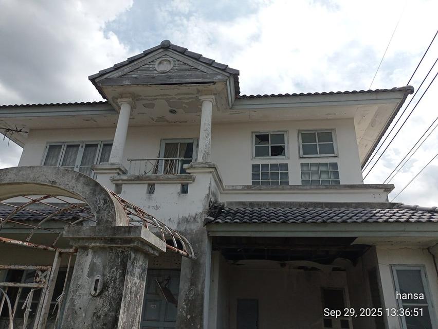 ขายบ้านรังสิตยครนายก 65 คลองสอง เลขบ้านตอง3หลัก สองชั้น 3 ห้องนอน 3 ห้องน้ำ 58 ตรว 14