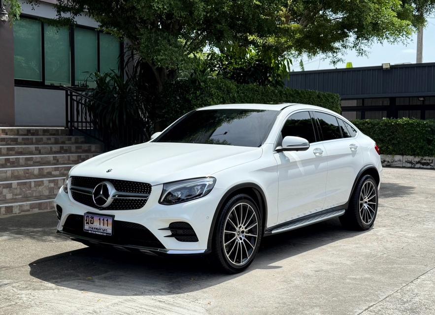 2020 BENZ GLC 250 COUPE รถมือเดียวออกป้ายแดง รถวิ่งน้อย เข้าศูนย์ทุกระยะ รถไม่เคยมีอุบัติเหตุครับ