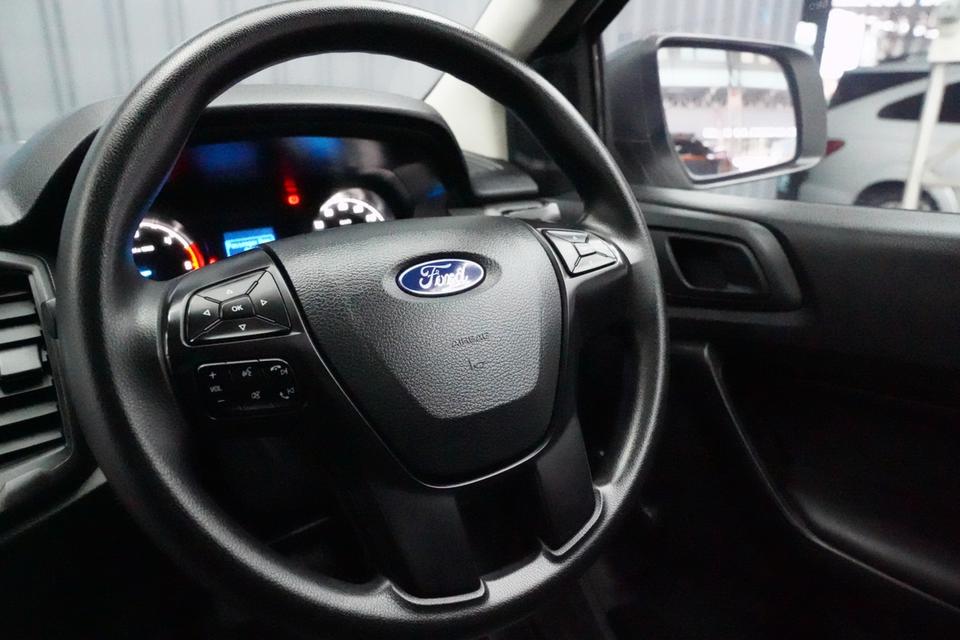 FORD RANGER Standard Cab 2.2 XL MT ปี 2021 สี ขาว 9