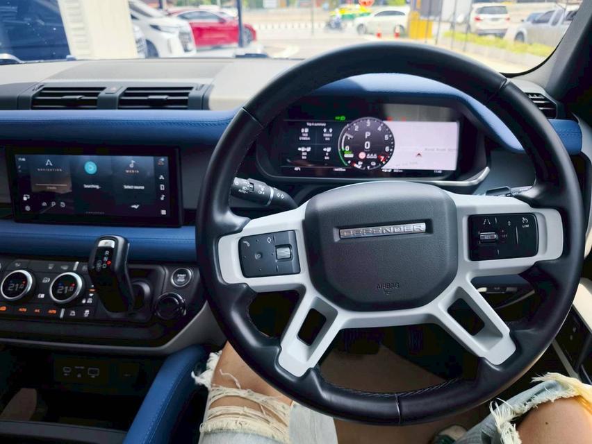 รหัสรถ KPV2329 2023( ยังไม่จดทะเบียน ) LANDROVER RANGE ROVER 2.0 P400e Chelsea Truck Edition